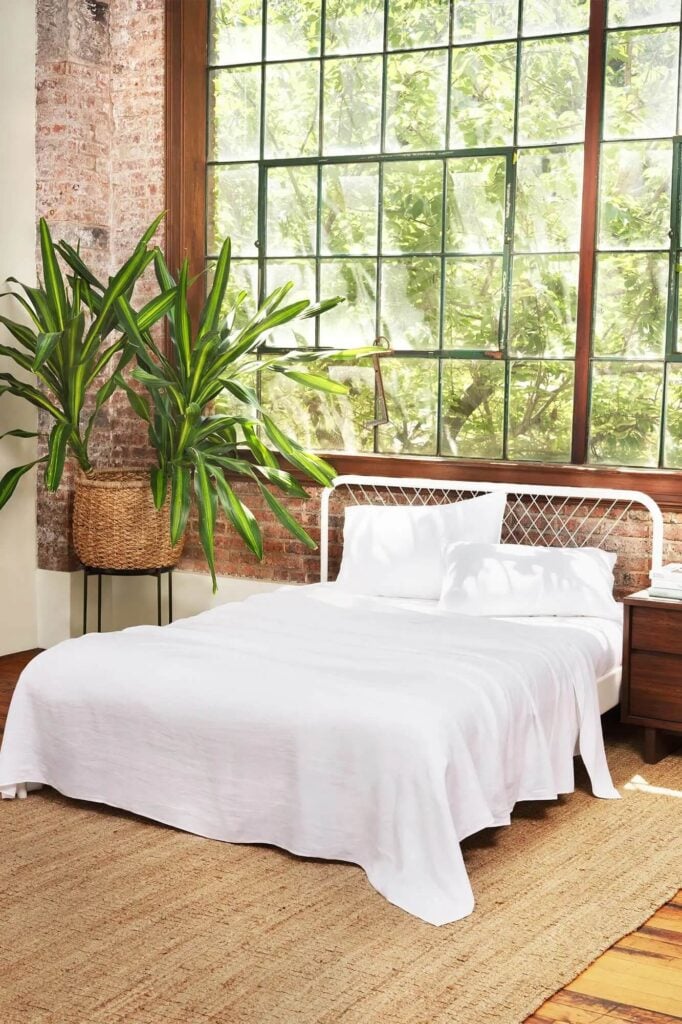 Buffy white hemp bedding 