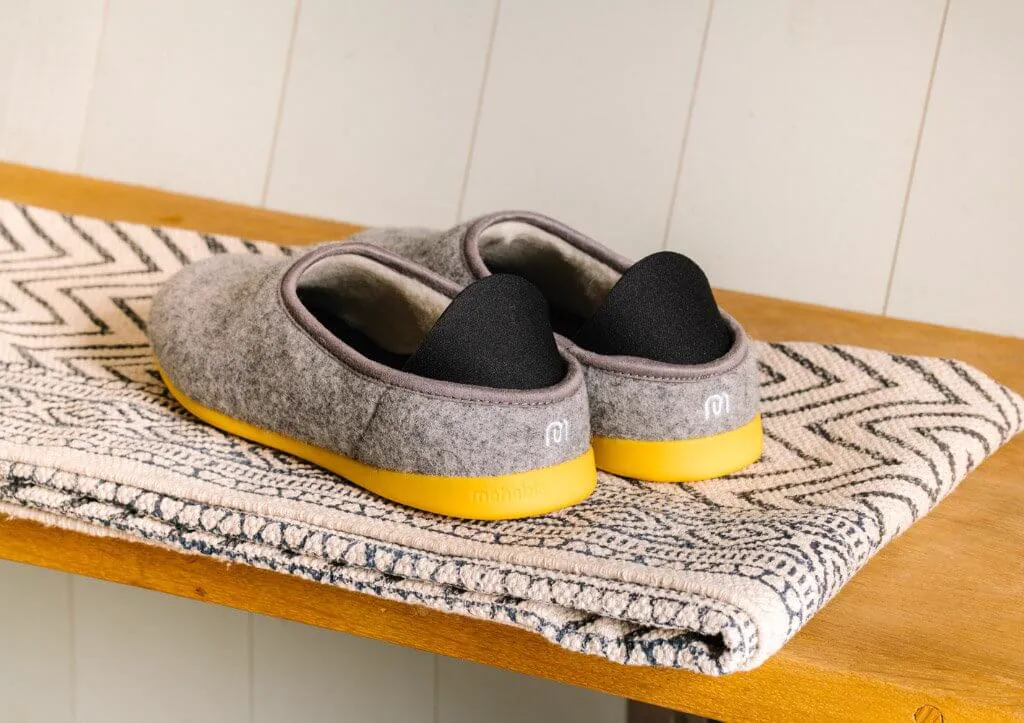 10 Best Sustainable Slippers for Toasty Feet [2025]