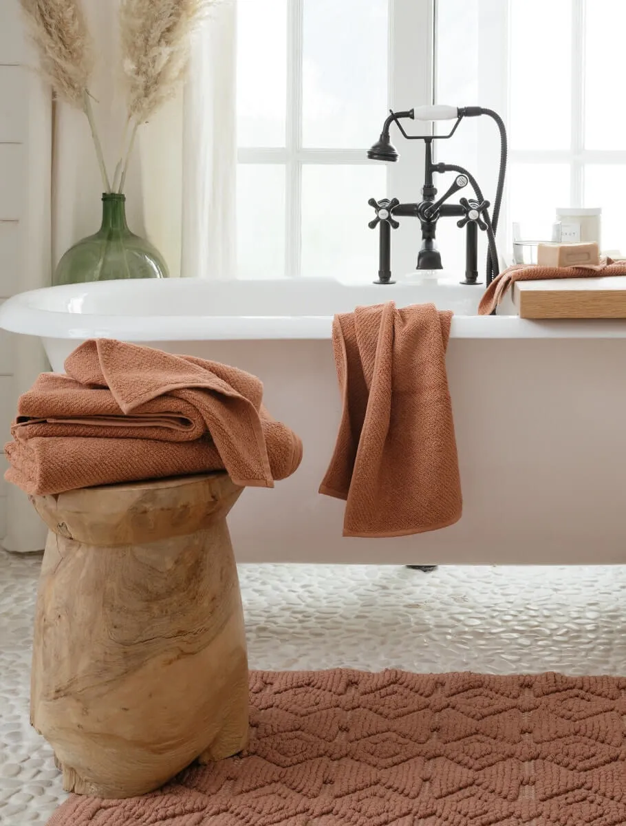 9 Luxuriously Soft Organic Towels You Need in Your Bathroom